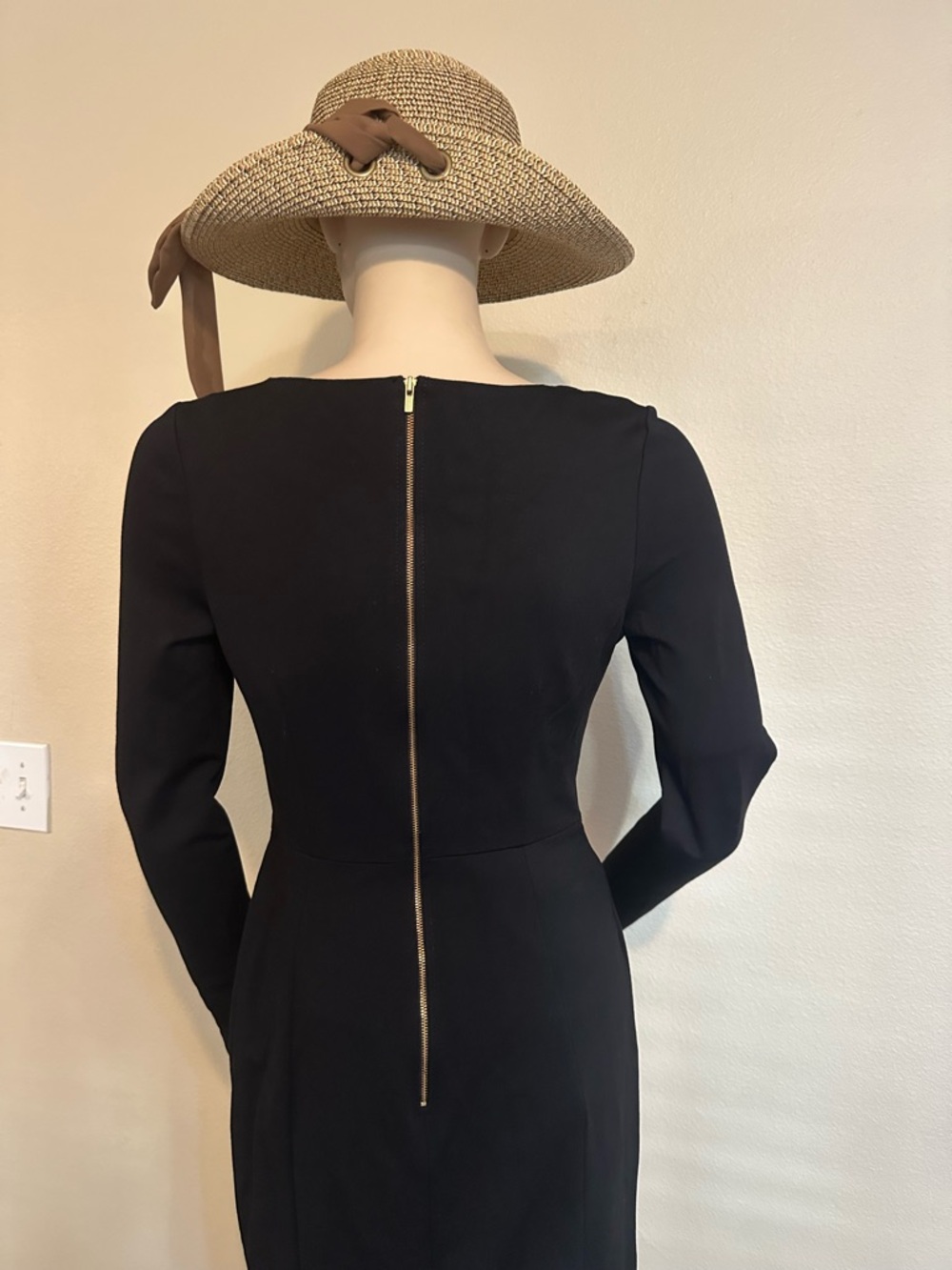 Banana Republic Black Long-Sleeve V-Neck Dress - Picture 2 of 6